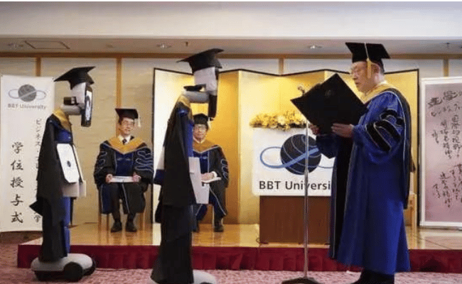 Studentds in China held a Graduation Ceremony on Minecraft