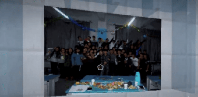 Studentds in China held a Graduation Ceremony on Minecraft